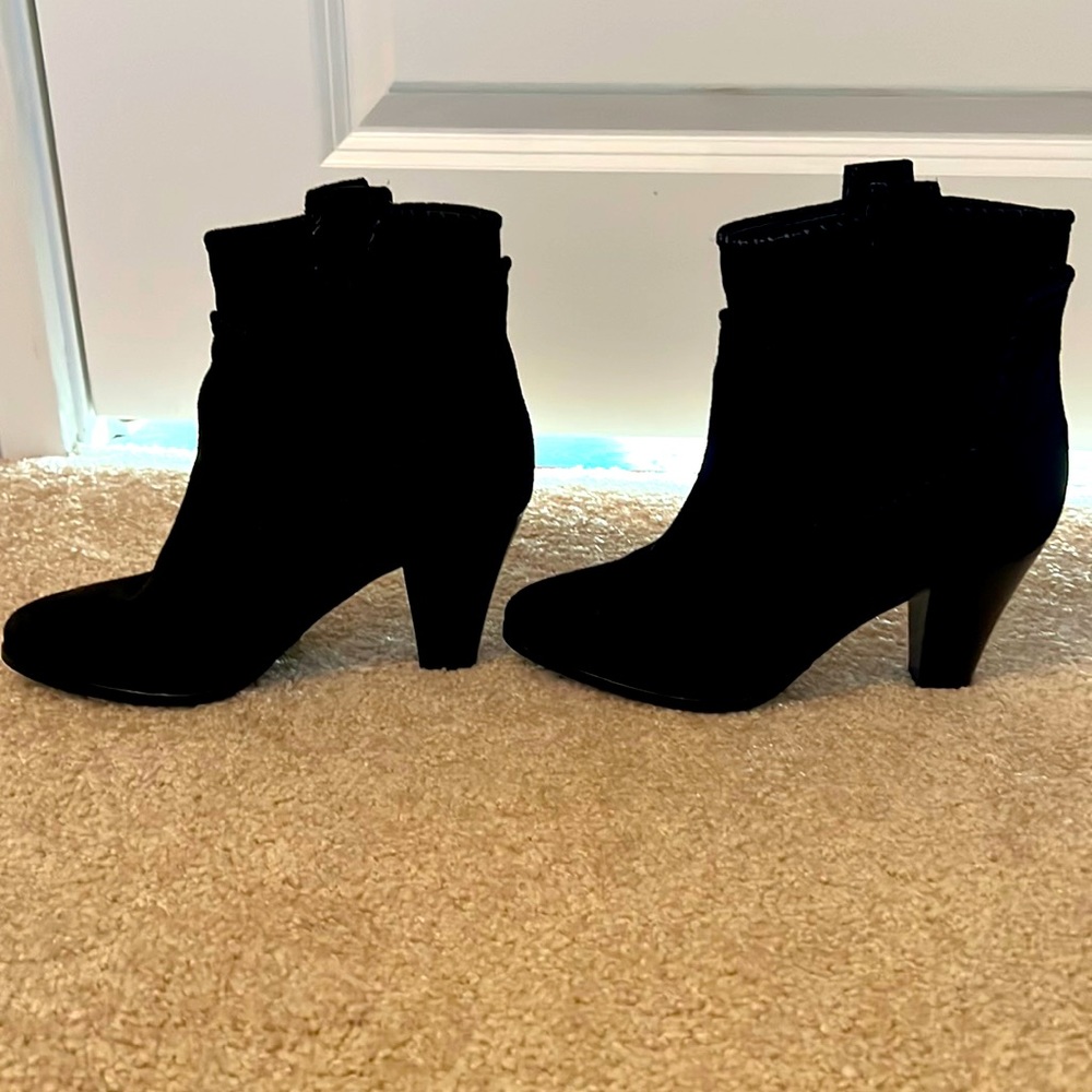Karl Lagerfeld size 6 heeled booties in suede. Hardly worn. Completely clean.